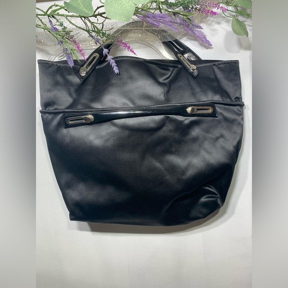 Abbi Tote - Picture 4 of 6